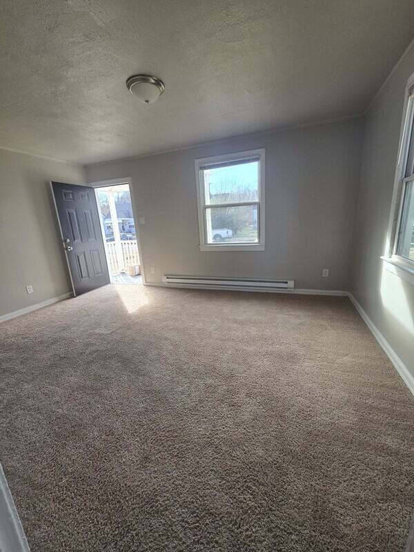 1112 E 16th St - Photo 3 of 17