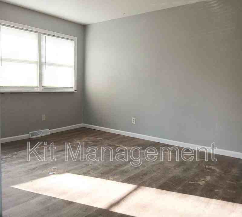 5517 Douglas Rd #9 - Photo 5 of 8