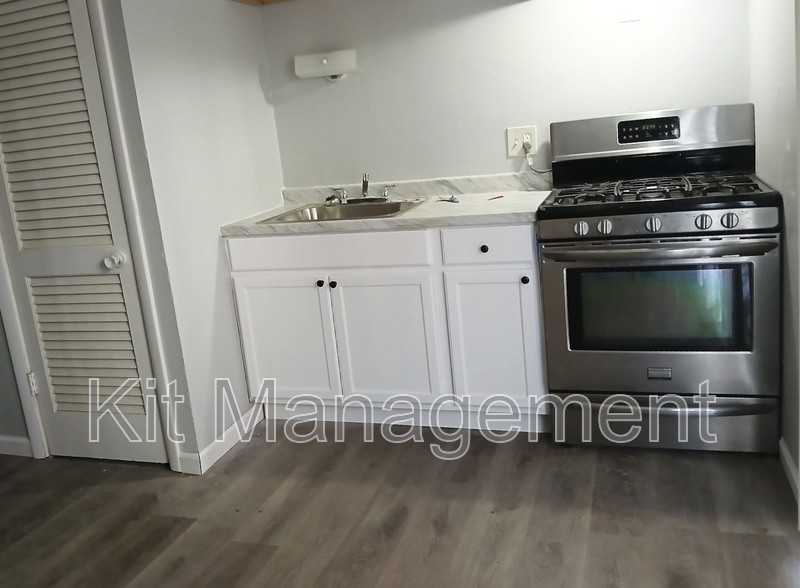 5517 Douglas Rd #9 - Photo 7 of 8