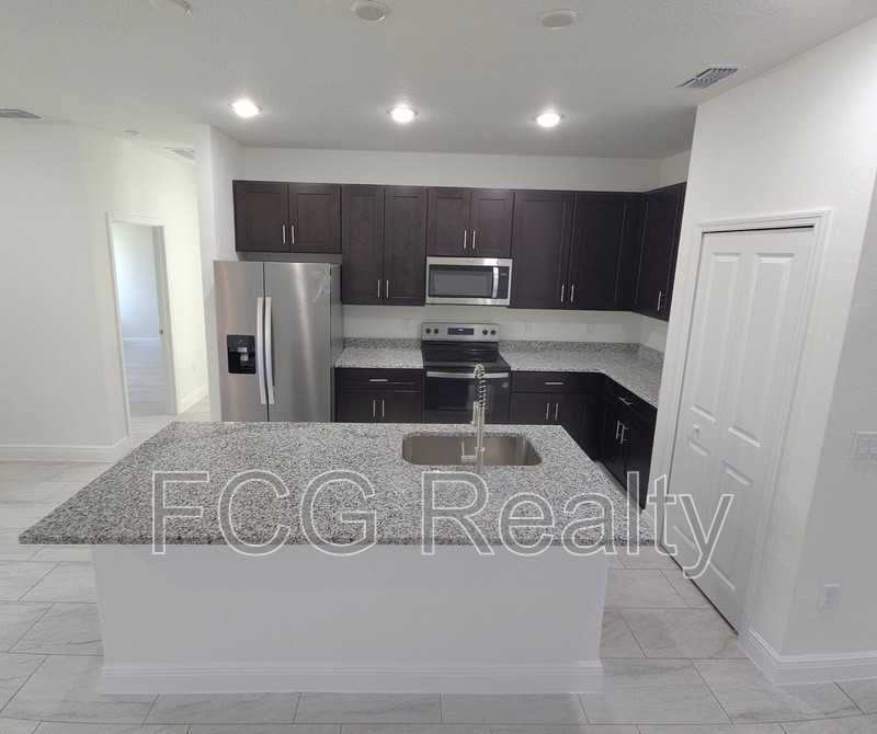 9841 N Sistine Ter - Photo 5 of 22