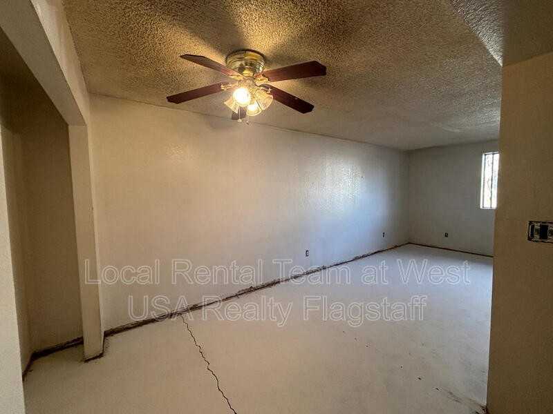 4513 E Hollygreen Rd - Photo 4 of 21