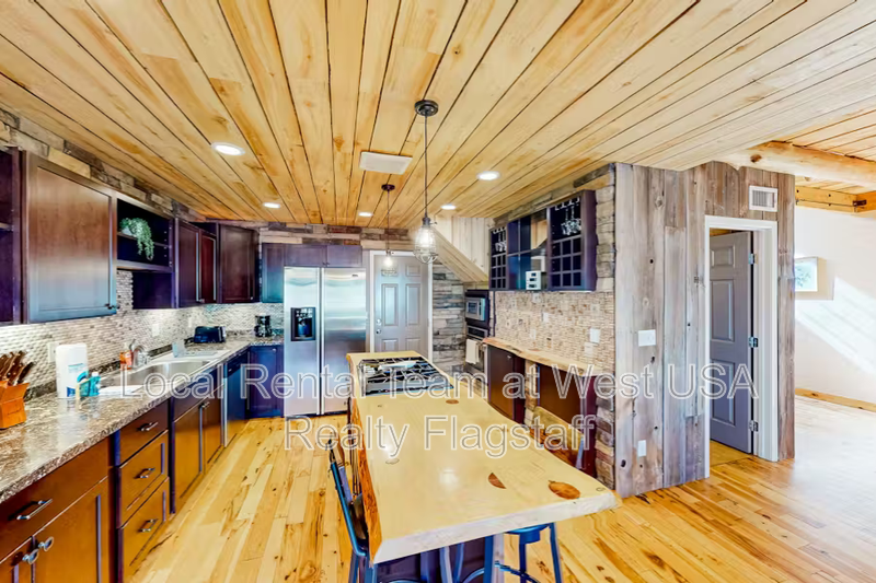 1105 W Overland Pass Dr - Photo 3 of 32