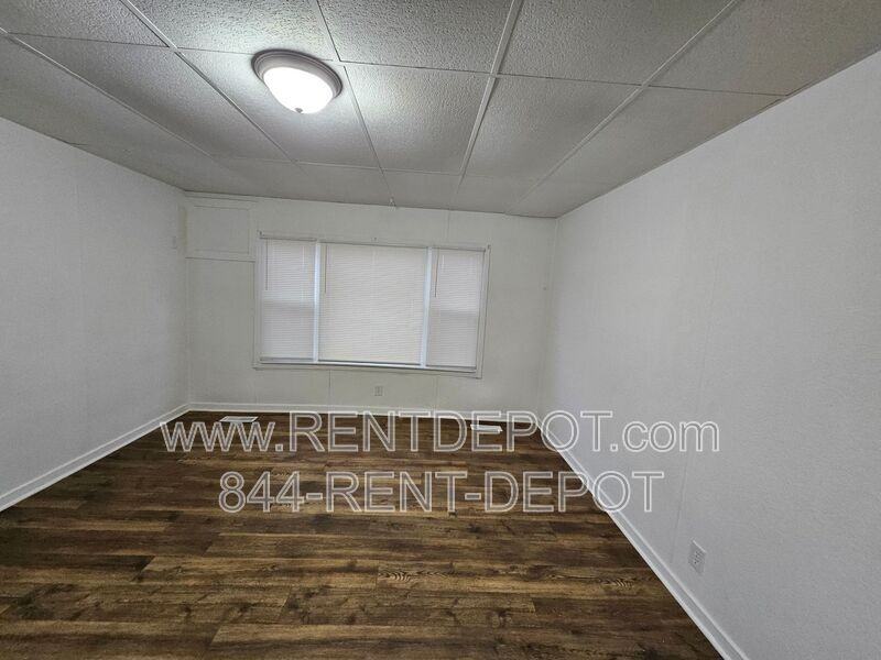 109 E Eichel Ave #A - Photo 6 of 9