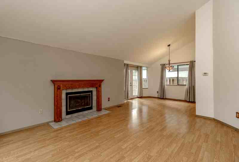 3223 S 372nd St - Photo 7 of 44