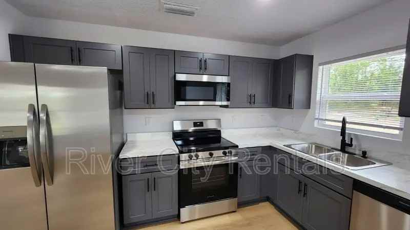 7123 Stetson St - Photo 2 of 18