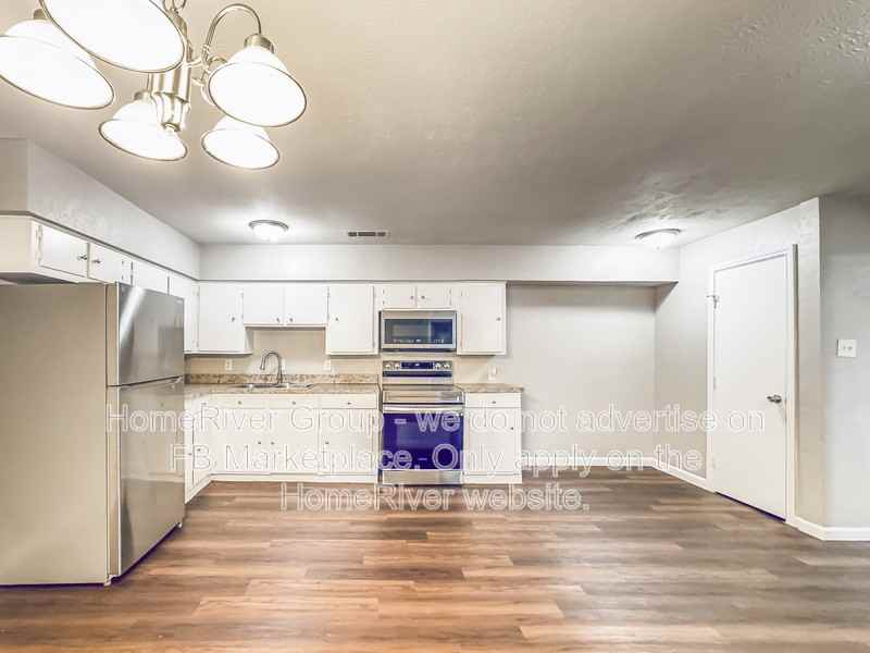 308 Cedar St - Photo 4 of 27