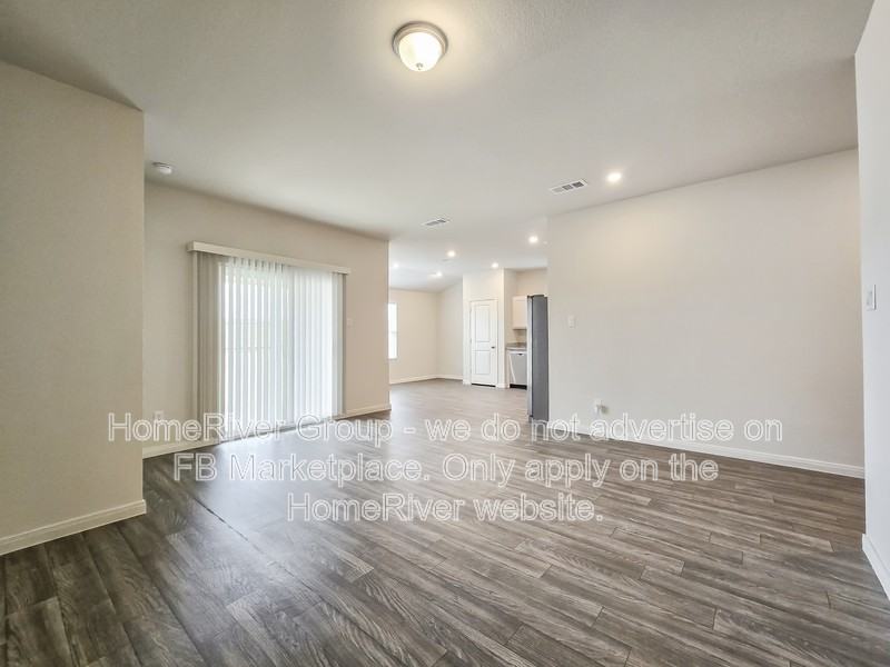 537 Jameson St - Photo 2 of 24