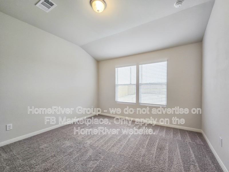 537 Jameson St - Photo 7 of 24