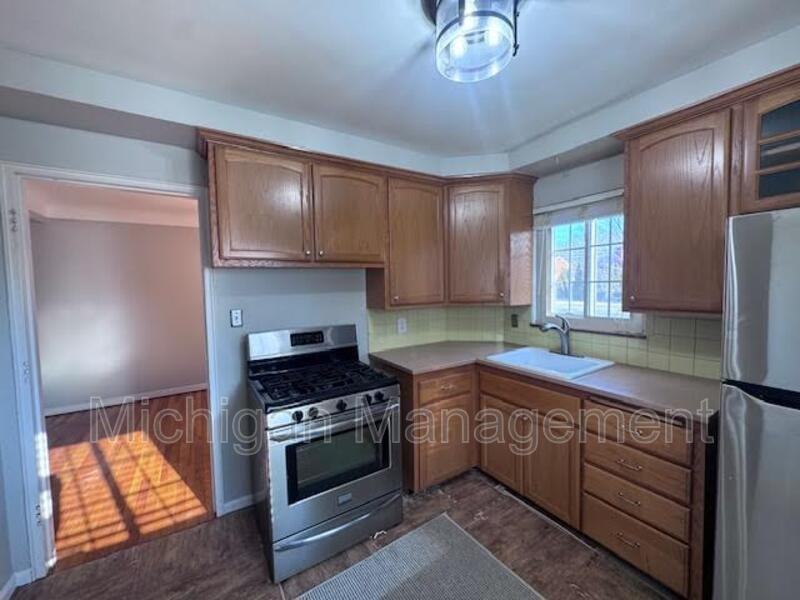 2714 Glenview Ave - Photo 3 of 18