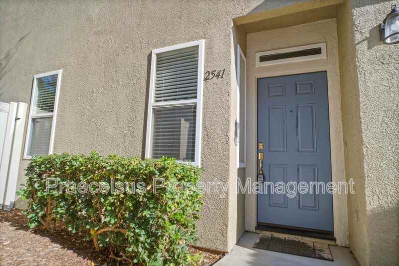 2541 Garnet Peak Rd - Photo 2 of 23