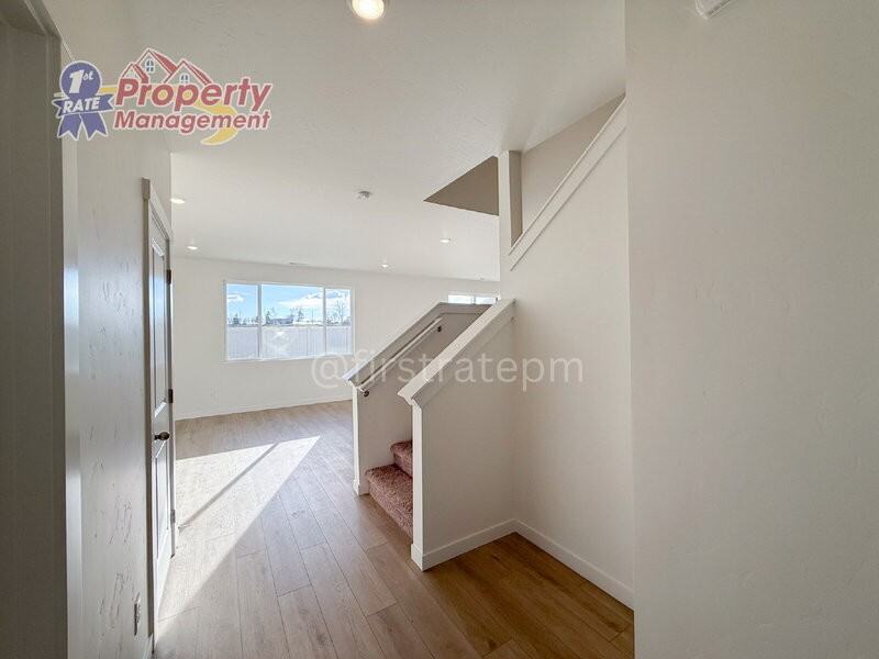 415 W Lyra St - Photo 4 of 49