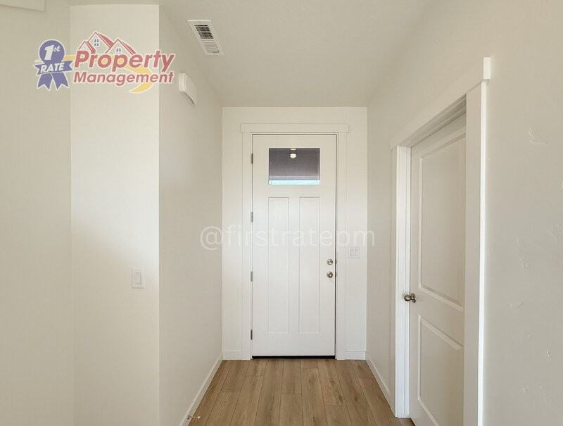 415 W Lyra St - Photo 5 of 49