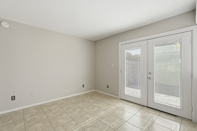 1628 E Logan Dr - Photo 6 of 31