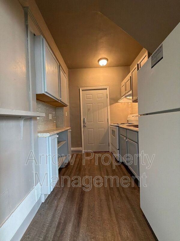 1215 Peach St #1 - Photo 4 of 9