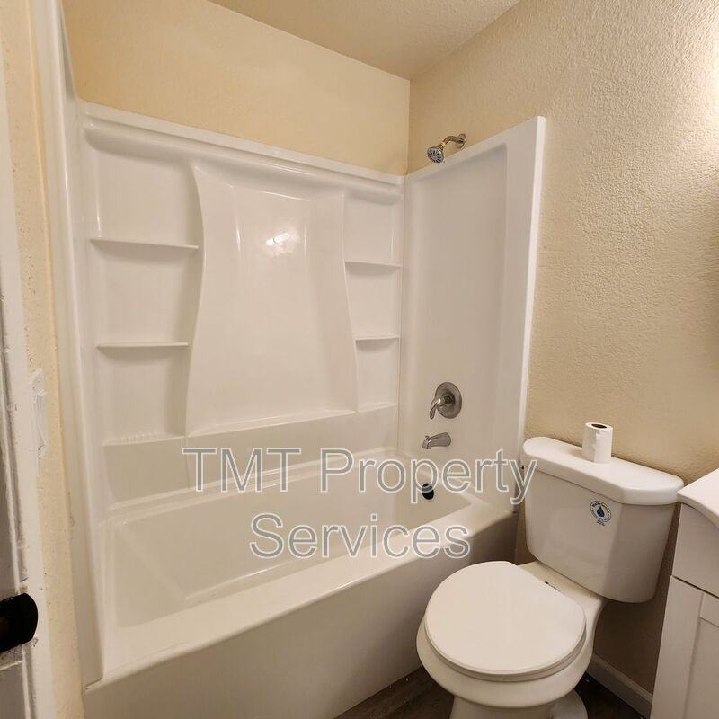 1200 Wayland Ave - Photo 5 of 10