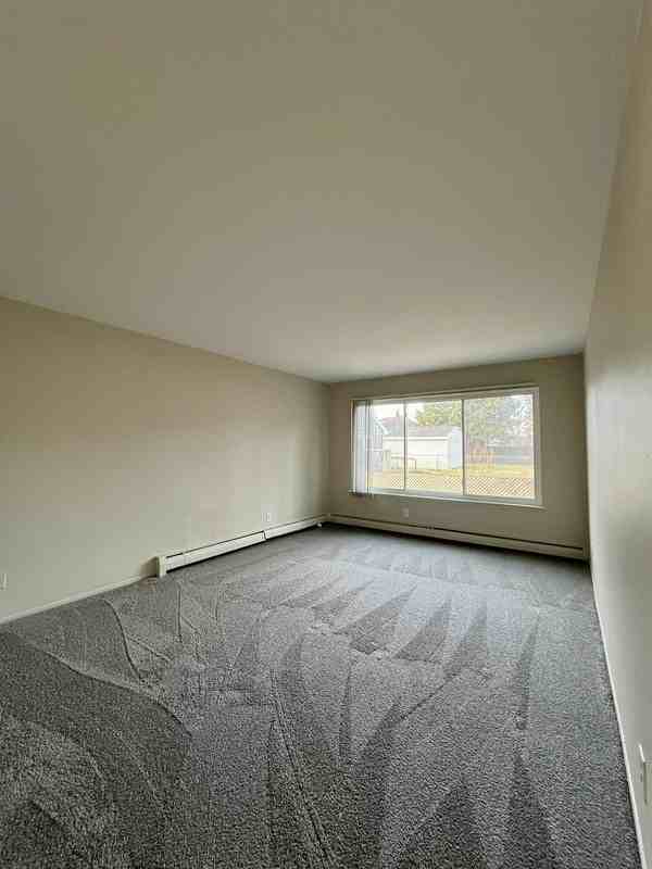 1213 Sycamore St - Photo 3 of 10