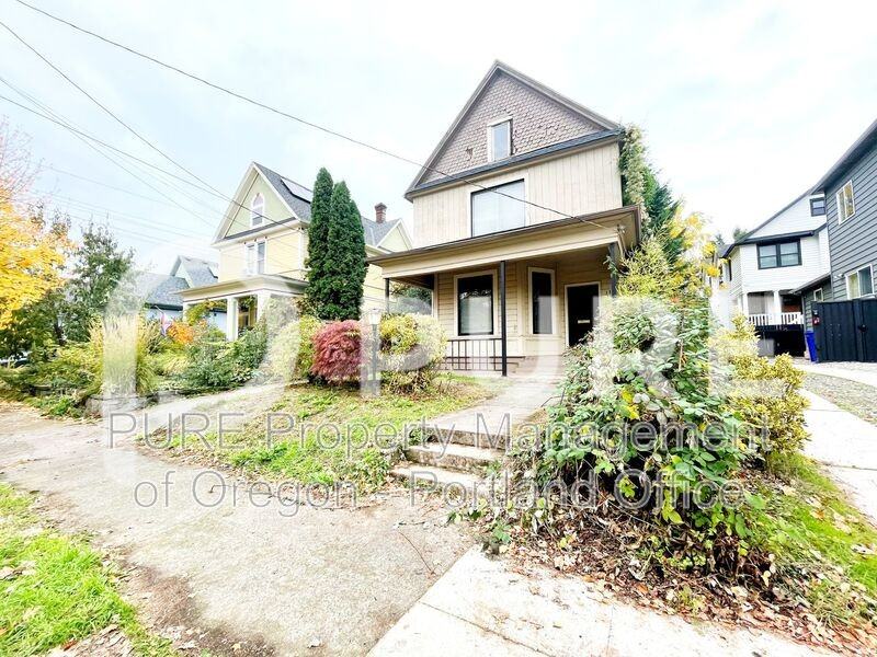 133 Ne Graham St - Photo 2 of 24