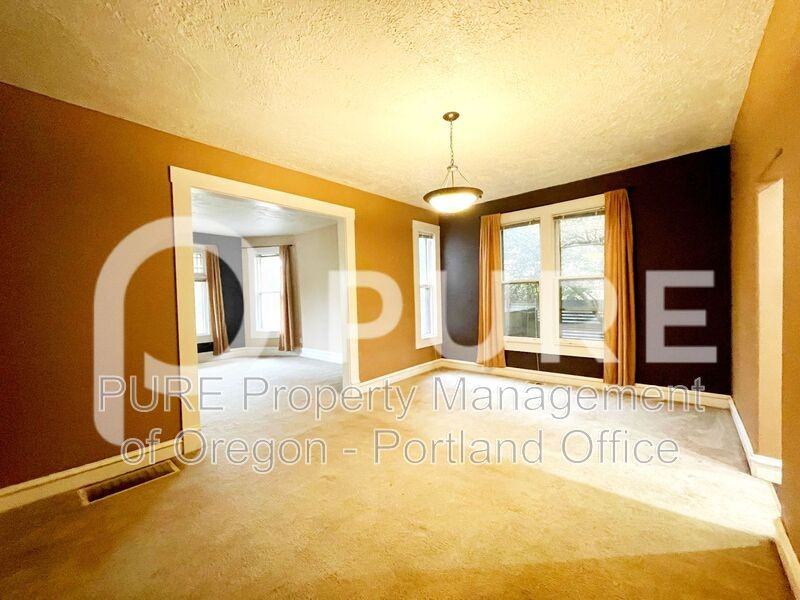 133 Ne Graham St - Photo 6 of 24