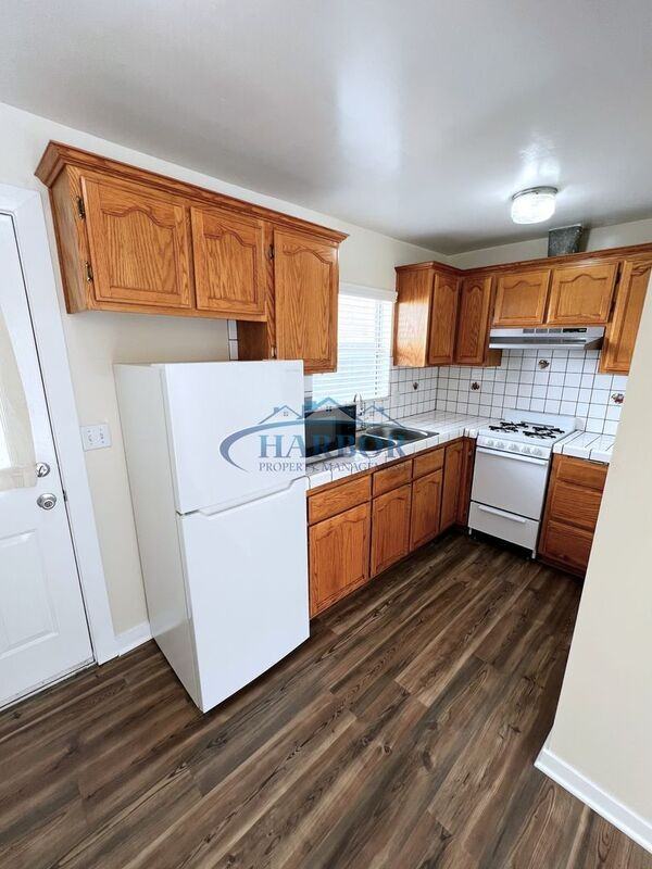 1504 Madrid Ave #4 - Photo 4 of 7