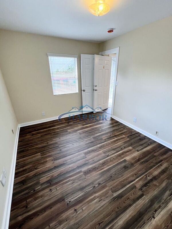 1504 Madrid Ave #4 - Photo 6 of 7