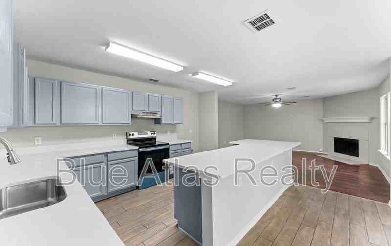 1817 Cedarbriar Dr - Photo 3 of 16