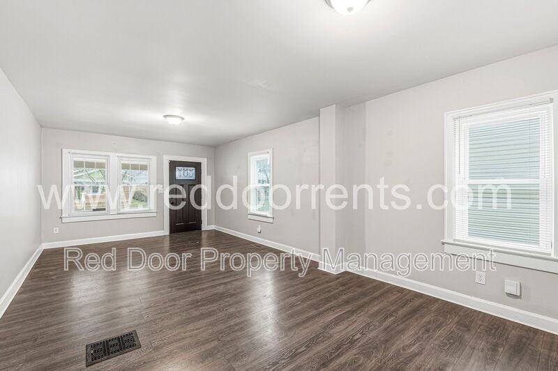 218 Jefferson Ave - Photo 7 of 26