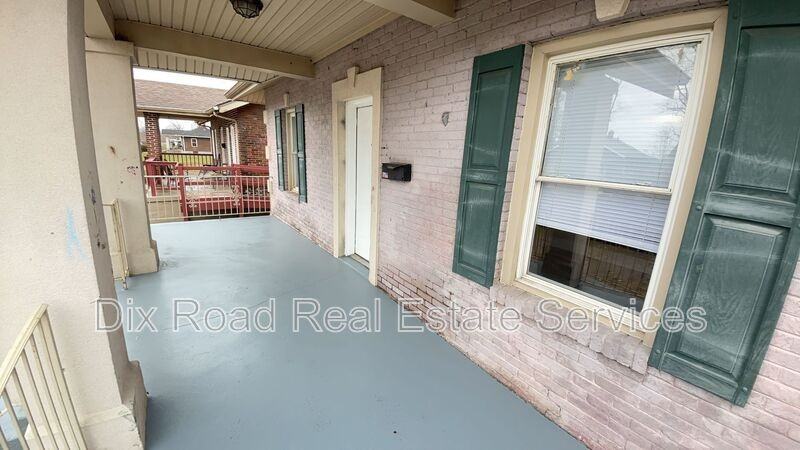 821 16th Ave - Photo 4 of 25