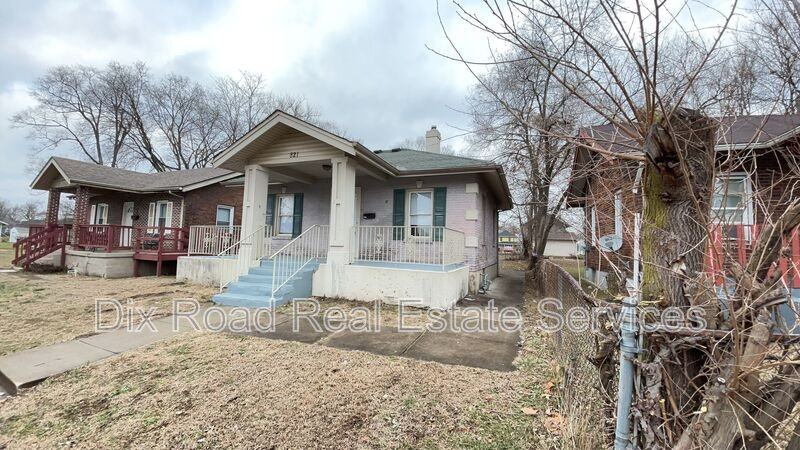 821 16th Ave - Photo 5 of 25