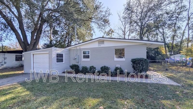 6934 Miss Muffet Ln N - Photo 2 of 16