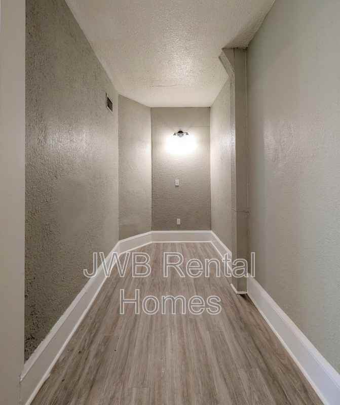 2743 Vernon Ter #3 - Photo 6 of 10