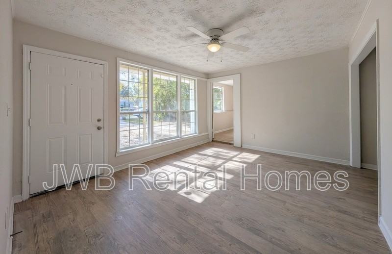 4621 Suray Ave - Photo 6 of 19