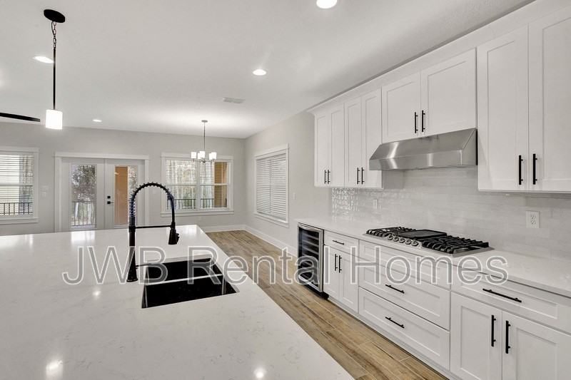 8859 Amalfi Ct - Photo 5 of 47