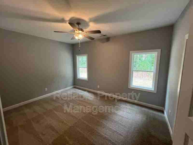 107 Lynn Ln - Photo 5 of 9