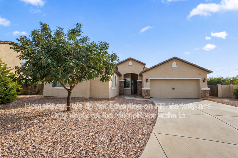 12251 N 141st Ct - Photo 2 of 34