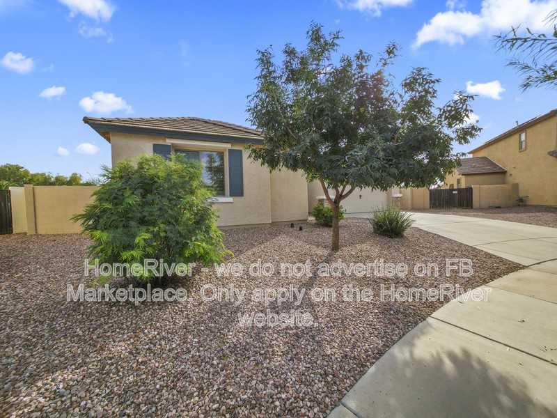 12251 N 141st Ct - Photo 3 of 34