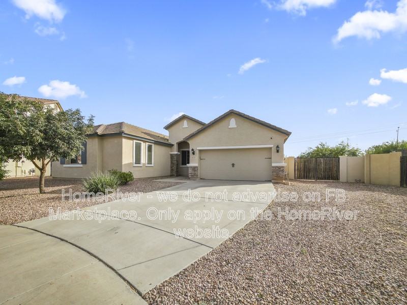 12251 N 141st Ct - Photo 4 of 34