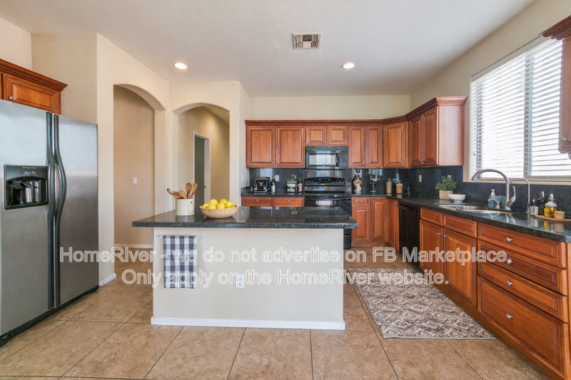 12251 N 141st Ct - Photo 7 of 34