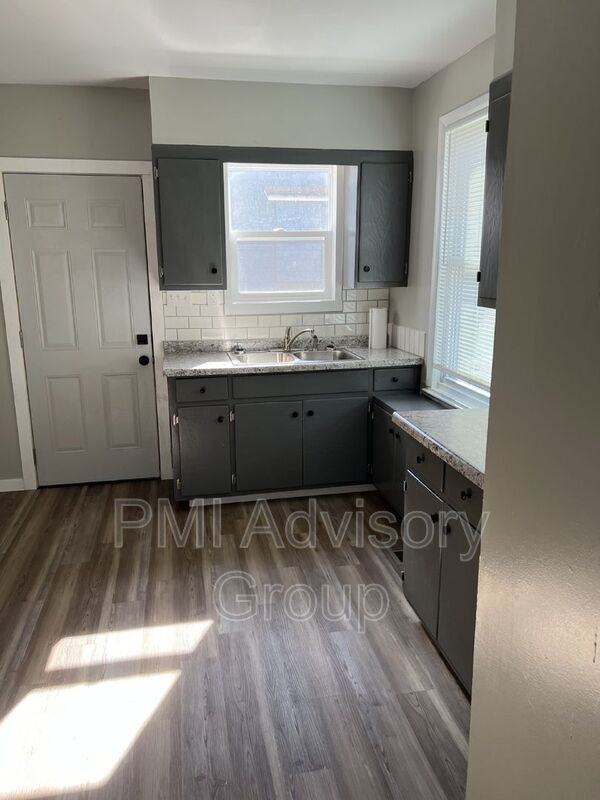 2618 Se Adams St - Photo 3 of 16