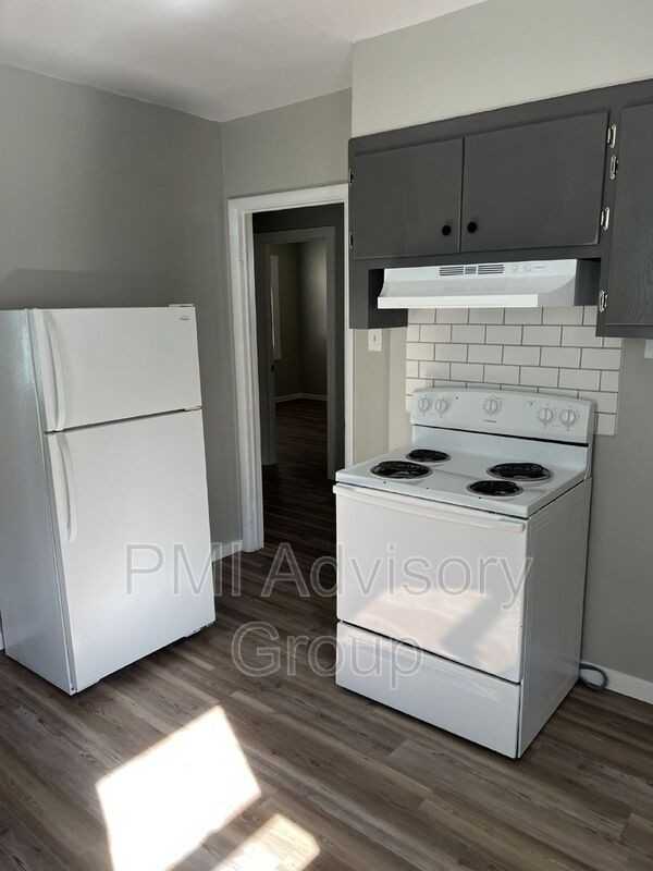 2618 Se Adams St - Photo 5 of 16