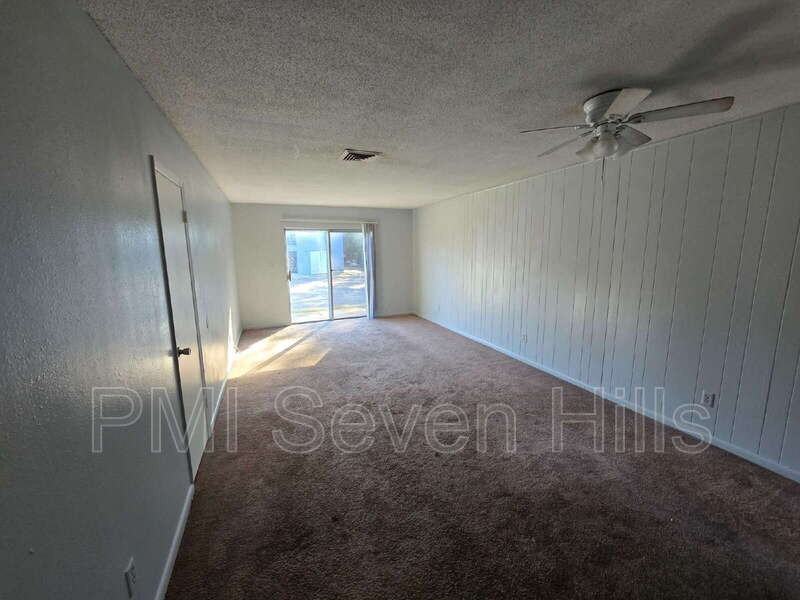 2325 W Pensacola St #136 - Photo 3 of 13