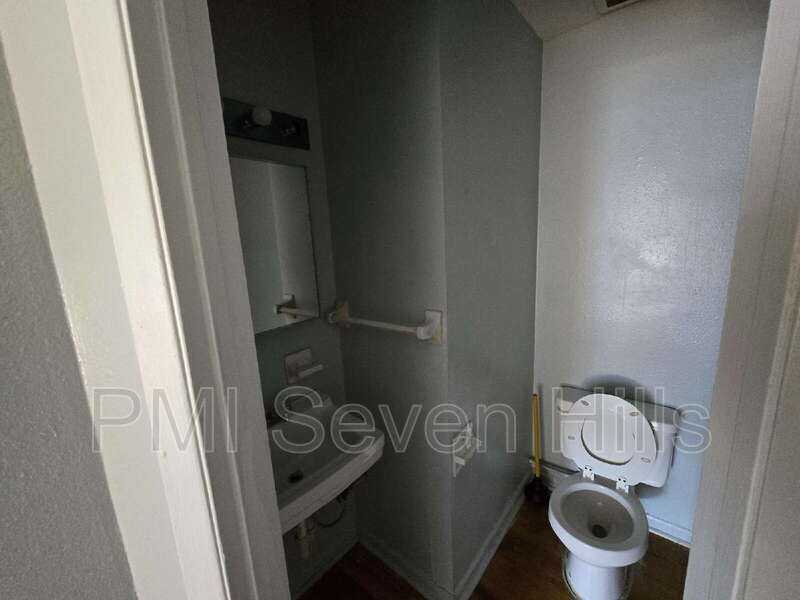 2325 W Pensacola St #136 - Photo 4 of 13