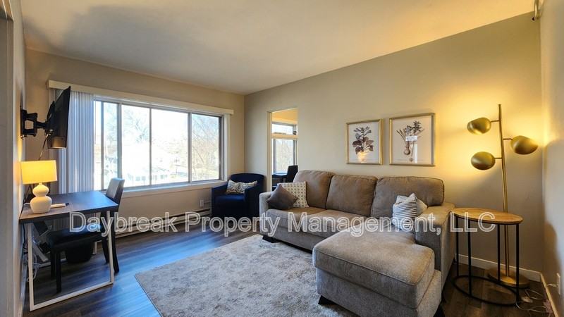 1258 10th St N - Photo 6 of 12