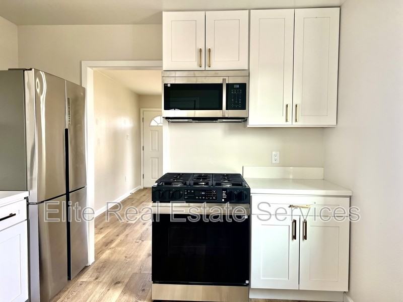 3313 Clairemont Mesa Blvd - Photo 2 of 11