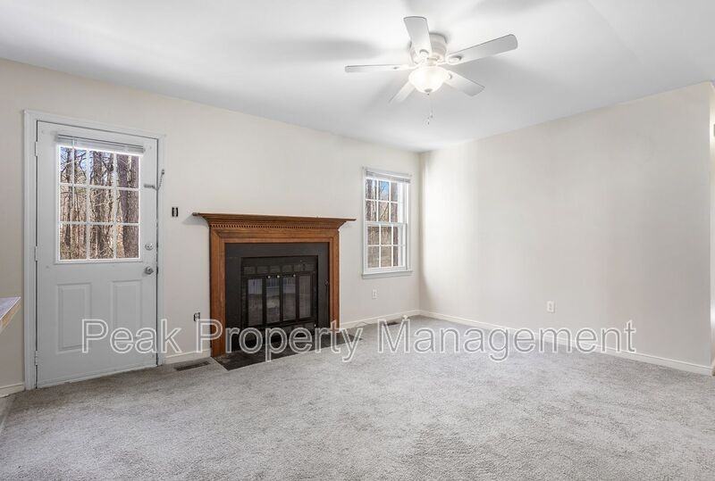 12405 Locustgrove Rd - Photo 7 of 23