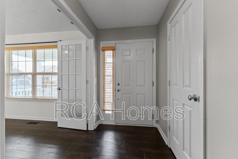 7827 Wedgetail Dr - Photo 2 of 21