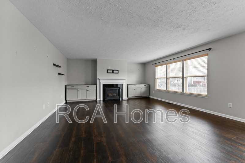 7827 Wedgetail Dr - Photo 4 of 21