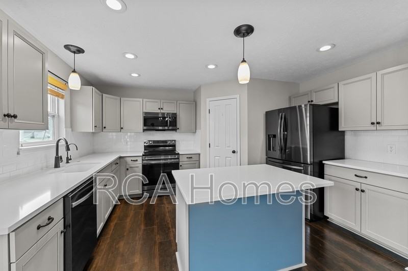 7827 Wedgetail Dr - Photo 5 of 21