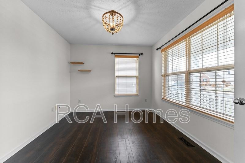 7827 Wedgetail Dr - Photo 7 of 21