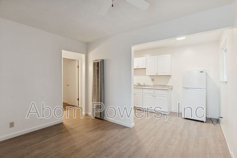 2807 Manor Dr #2813 - Photo 2 of 10