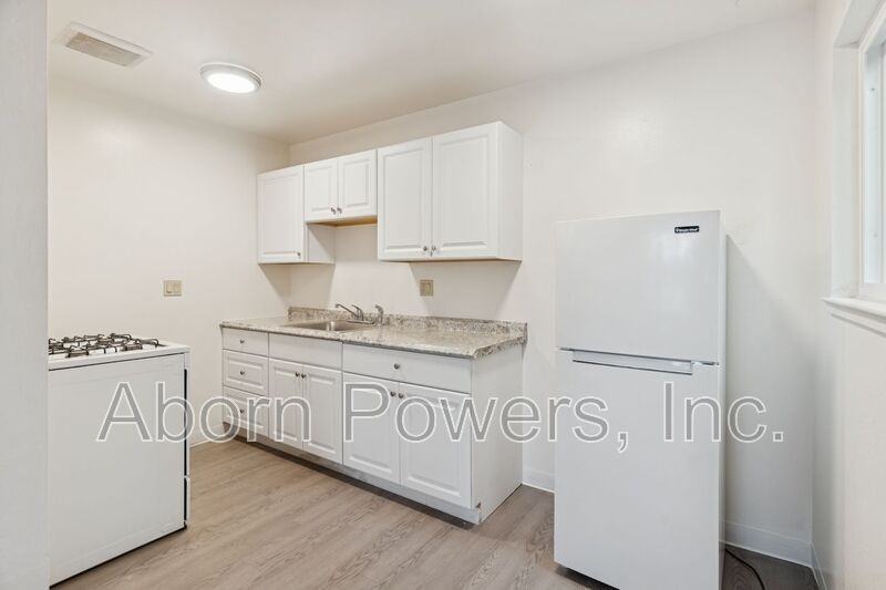 2807 Manor Dr #2813 - Photo 3 of 10